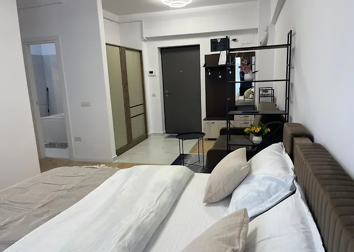 Unirea Towers Deluxe Apartment Modern & Chic
